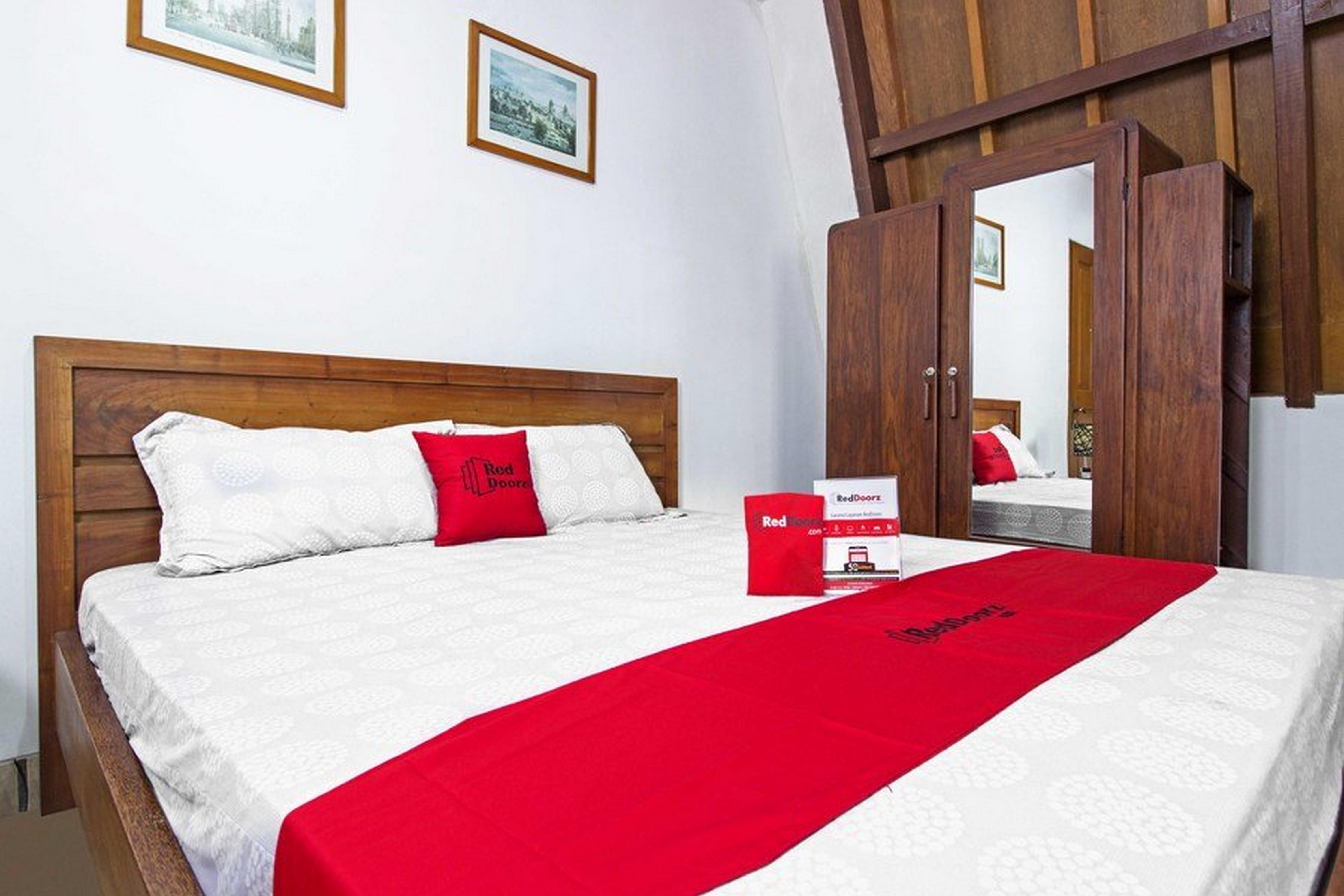 Reddoorz Plus Near Parahyangan University Bandung Exterior photo