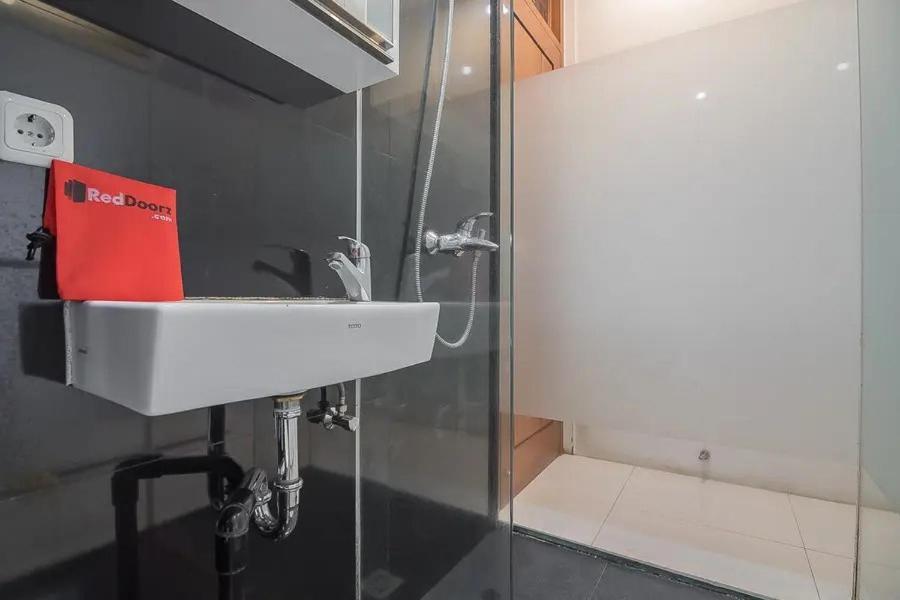Reddoorz Plus Near Parahyangan University Bandung Exterior photo